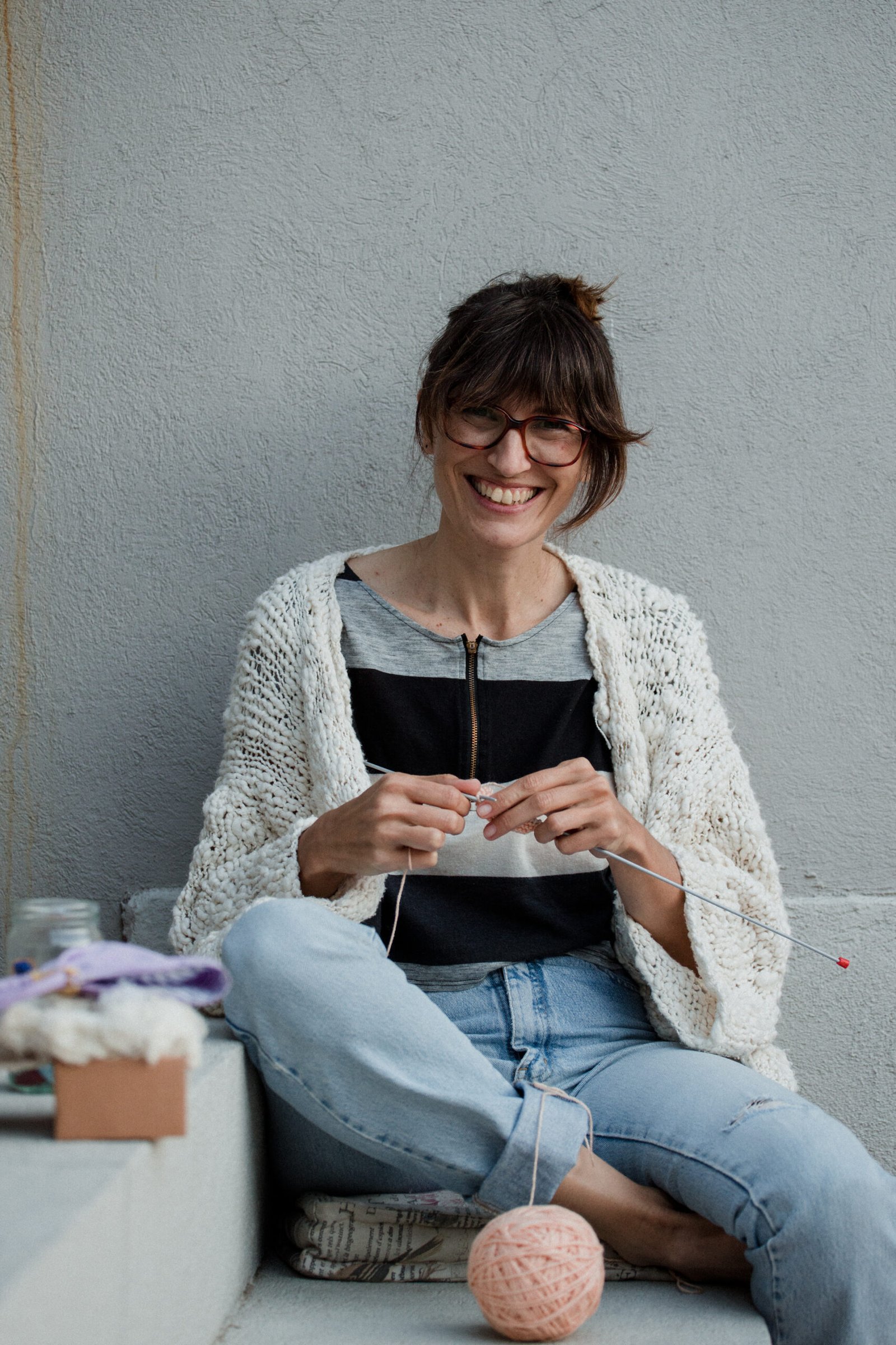 Vivi, de @melubi.bb, nos abre las puertas de su mágico taller de hilos y telas
